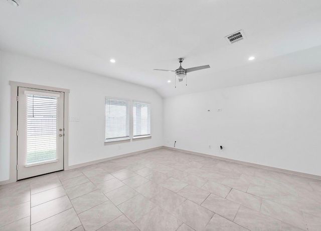 5002 Natchez Trace, Arcola, TX 77545