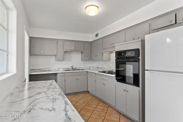 3857 E Edison Place, Tucson, AZ 85716