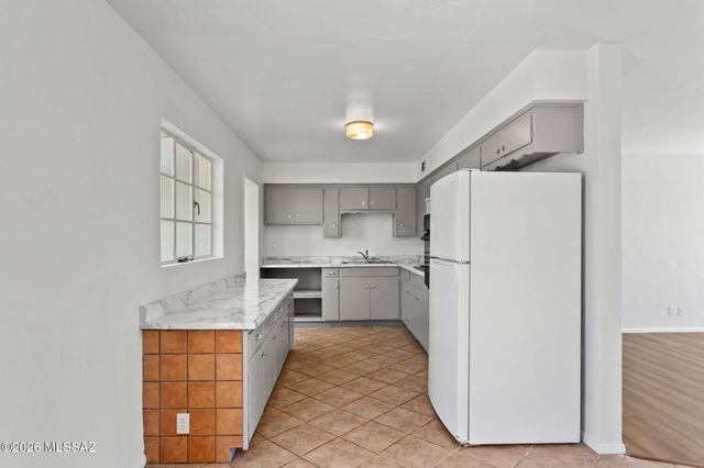 3857 E Edison Place, Tucson, AZ 85716