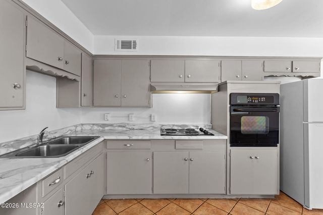 3857 E Edison Place, Tucson, AZ 85716