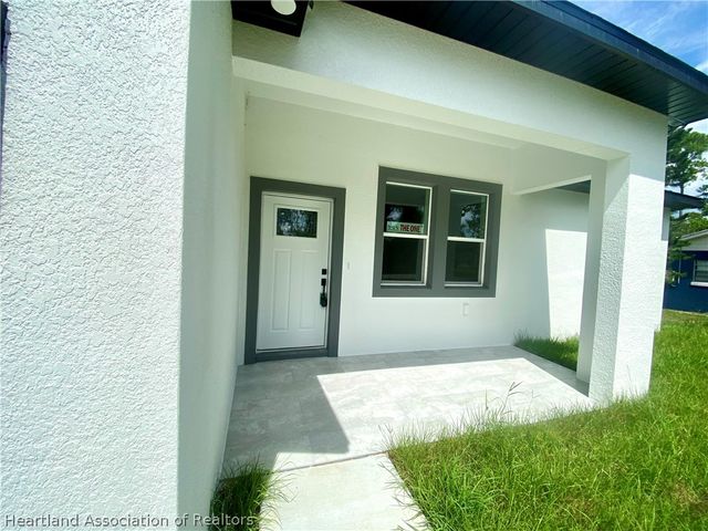 703 Aston-Martin Drive, Sebring, FL 33872