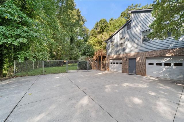 5737 Polaris Court, Pfafftown, NC 27040