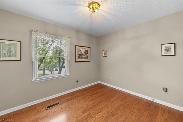 5737 Polaris Court, Pfafftown, NC 27040