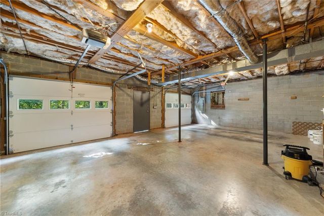 5737 Polaris Court, Pfafftown, NC 27040