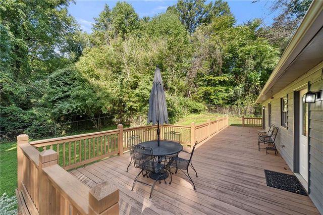 5737 Polaris Court, Pfafftown, NC 27040