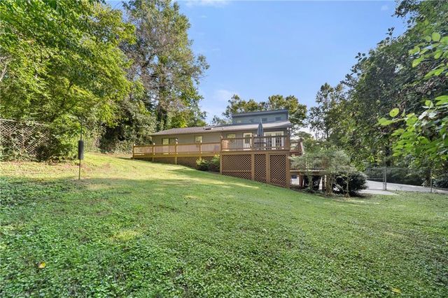 5737 Polaris Court, Pfafftown, NC 27040