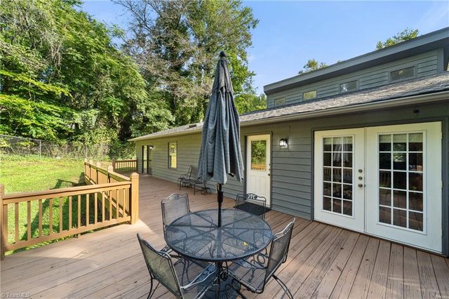 5737 Polaris Court, Pfafftown, NC 27040