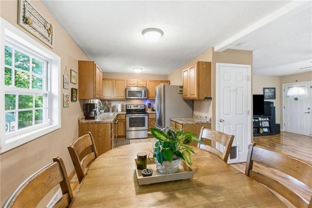 19211 W 65th Terrace, Shawnee, KS 66218