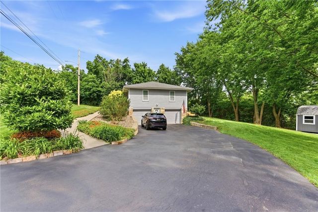 19211 W 65th Terrace, Shawnee, KS 66218
