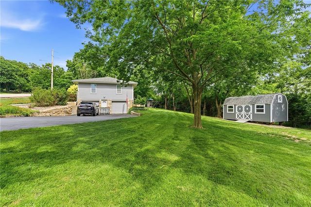 19211 W 65th Terrace, Shawnee, KS 66218