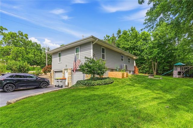 19211 W 65th Terrace, Shawnee, KS 66218