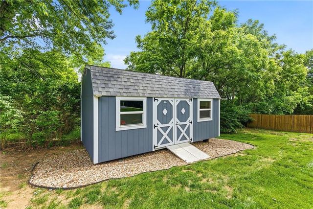 19211 W 65th Terrace, Shawnee, KS 66218