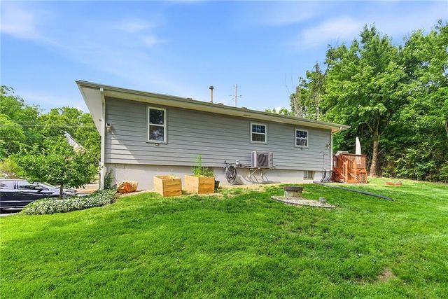 19211 W 65th Terrace, Shawnee, KS 66218