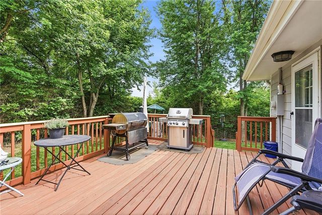 19211 W 65th Terrace, Shawnee, KS 66218