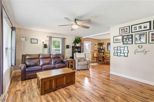 19211 W 65th Terrace, Shawnee, KS 66218