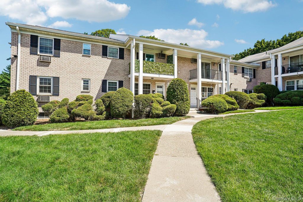 15 Doxbury Lane, Suffern, NY 10901 — photo 2