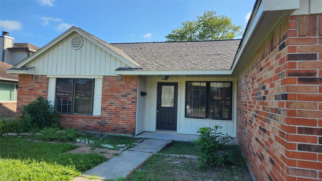16727 Carrack Turn Drive, Friendswood, TX 77546