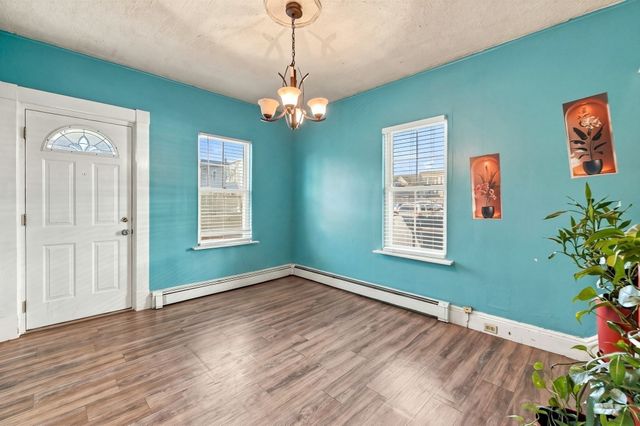 39 Boisvert St, Lowell, MA 01850