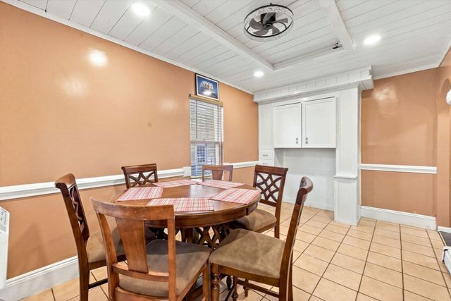 39 Boisvert St, Lowell, MA 01850