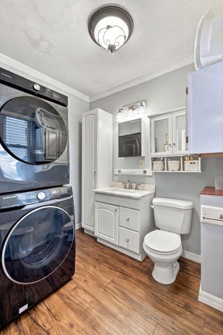 39 Boisvert St, Lowell, MA 01850