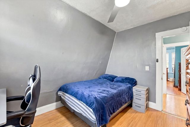 39 Boisvert St, Lowell, MA 01850