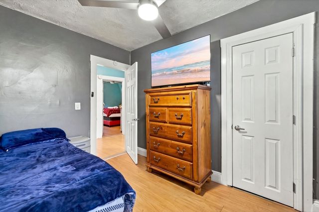39 Boisvert St, Lowell, MA 01850