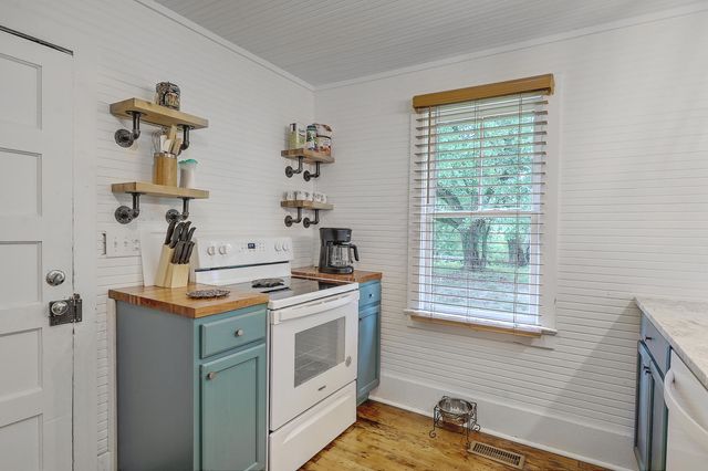 292 Greyback Road, Summerville, SC 29483