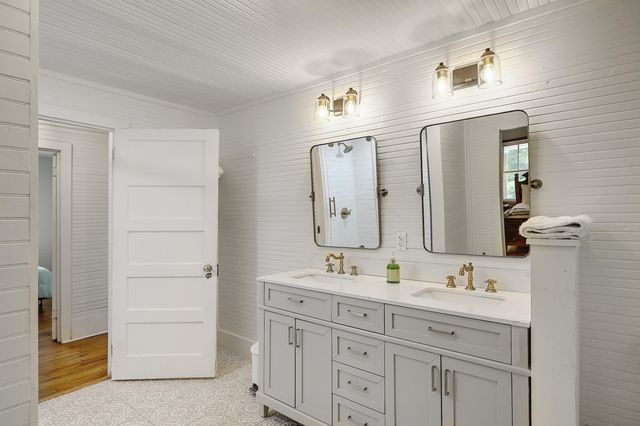 292 Greyback Road, Summerville, SC 29483