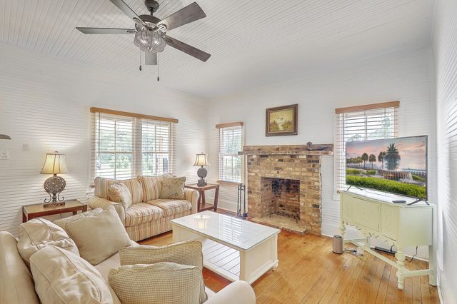 292 Greyback Road, Summerville, SC 29483
