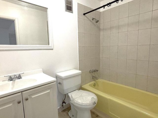 491 NW 42nd Avenue 49, Plantation, FL 33317