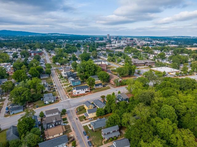 305 S Calhoun Street, Greenville, SC 29601
