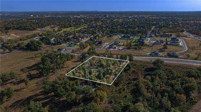 4400 S Rainbow Road, Rogers, AR 72758