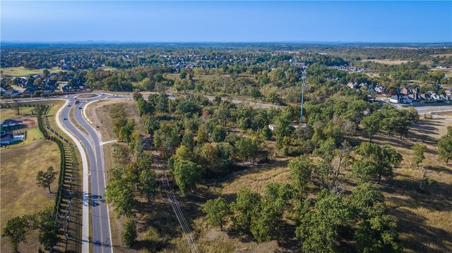 4400 S Rainbow Road, Rogers, AR 72758