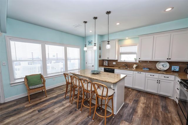 3008 Shady Lane, Crystal Beach, TX 77650