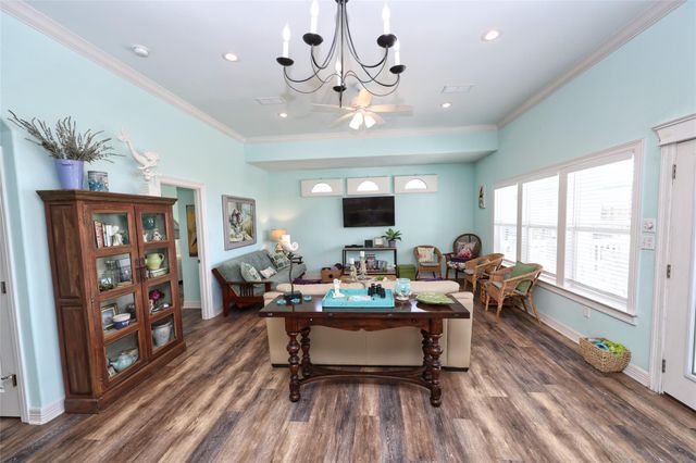 3008 Shady Lane, Crystal Beach, TX 77650