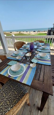 3008 Shady Lane, Crystal Beach, TX 77650