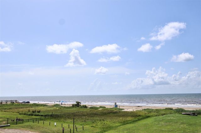 3008 Shady Lane, Crystal Beach, TX 77650