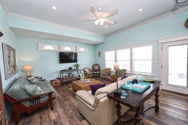 3008 Shady Lane, Crystal Beach, TX 77650