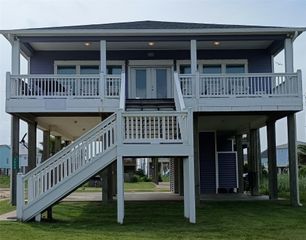 3008 Shady Lane, Crystal Beach, TX 77650