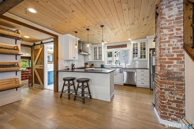 26 Buckingham Street, Bristol, CT 06010