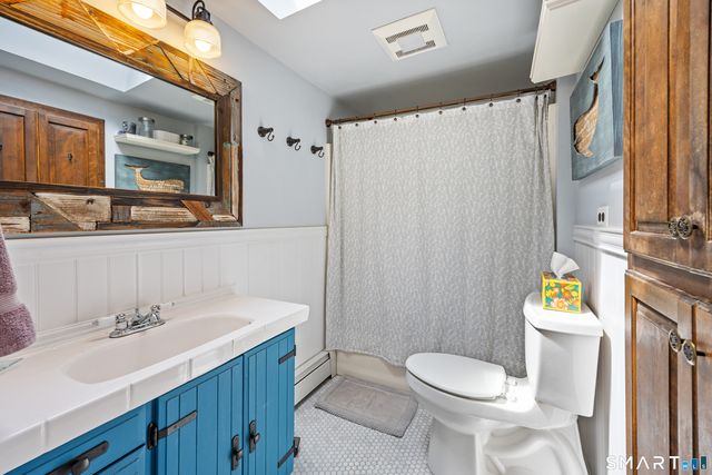 26 Buckingham Street, Bristol, CT 06010