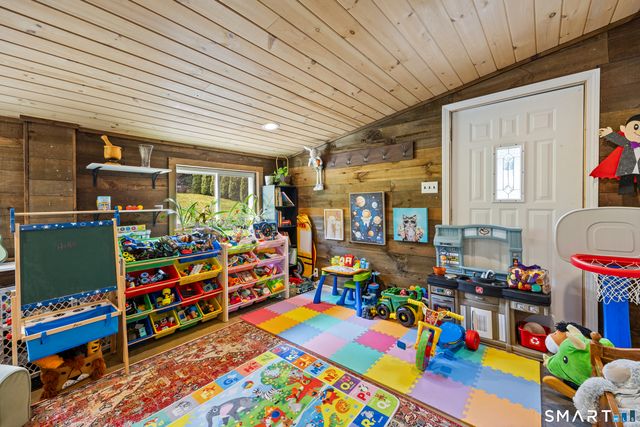 26 Buckingham Street, Bristol, CT 06010