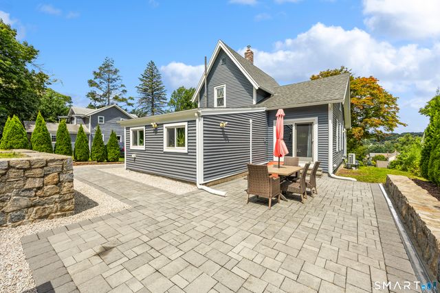 26 Buckingham Street, Bristol, CT 06010
