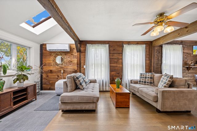 26 Buckingham Street, Bristol, CT 06010