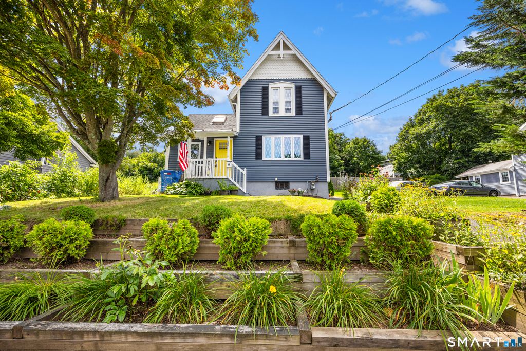 26 Buckingham Street, Bristol, CT 06010