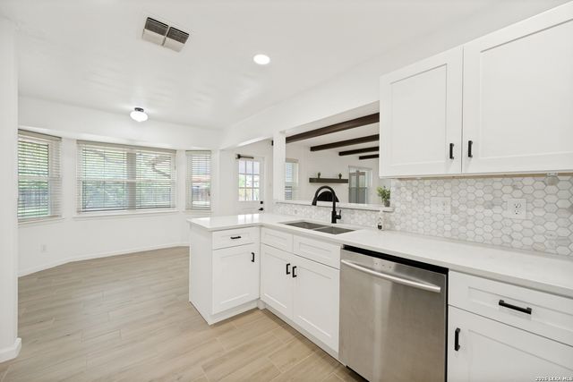 517 BALFOUR DR, Windcrest, TX 78239