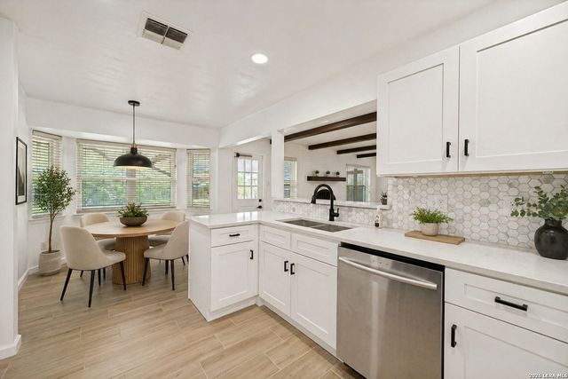 517 BALFOUR DR, Windcrest, TX 78239