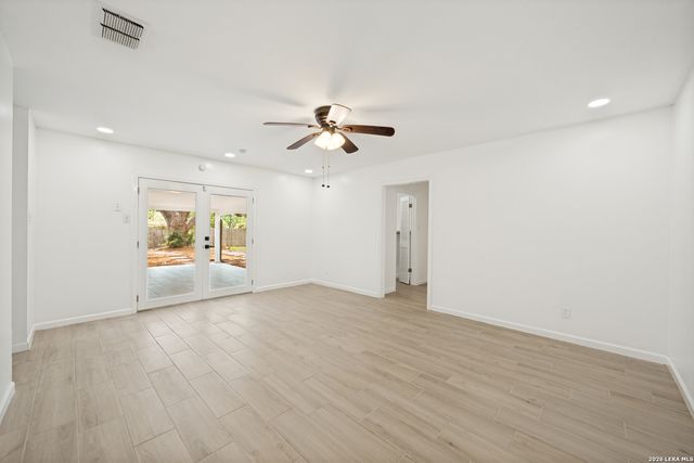 517 BALFOUR DR, Windcrest, TX 78239