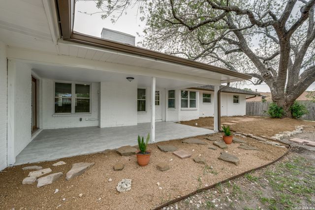 517 BALFOUR DR, Windcrest, TX 78239