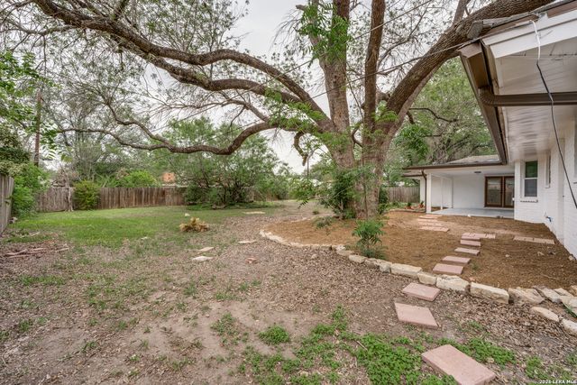 517 BALFOUR DR, Windcrest, TX 78239